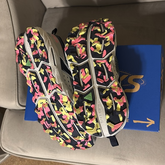 Brooks Cascadia 18 Women’s Trail Runners 9.5 - Picture 4 of 5